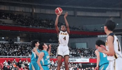 ​日本混血女将展现惊人扣篮天赋，或成张子宇最强对手