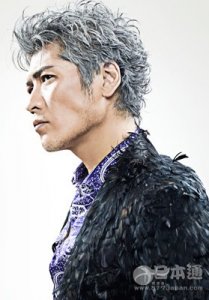 ​大叔控福利：白发造型出众的日本男性名人排行