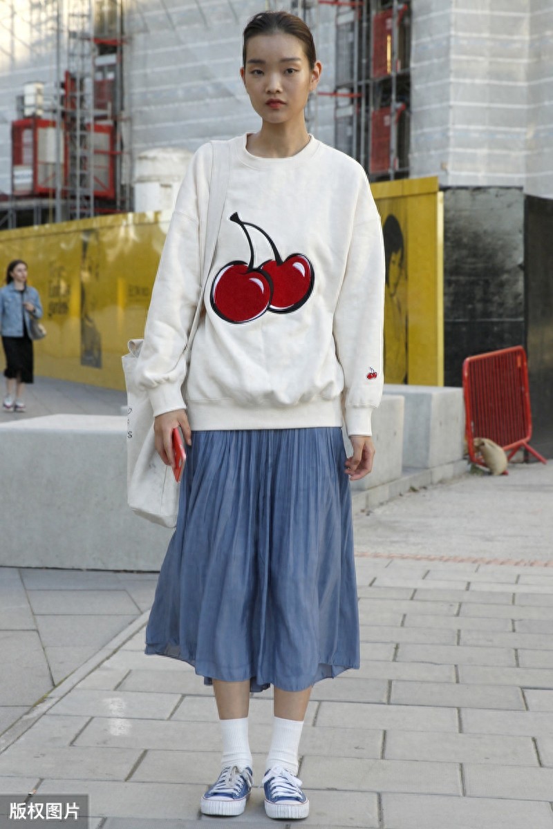 有种蓝叫“雾霾蓝”,有点朦胧的高级感!