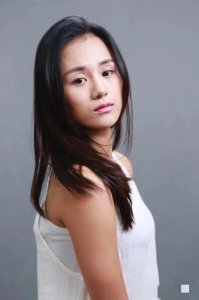 ​糖宝安悦溪 这组照片看起来命很苦的样子