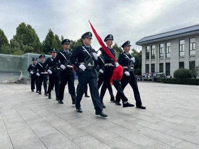 ​河南省汝阳县公安局举行升国旗仪式