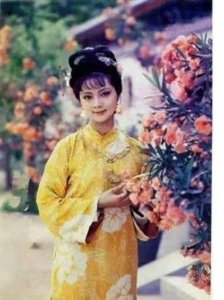 ​赏“宝姐姐”薛宝钗珠圆玉润，富贵之美