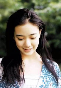 ​苍井优，日本治愈系美女，另样的清纯美图。