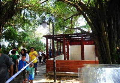 ​三亚10元厕所系违建被拆除 涉事酒店获罚5000元（图)