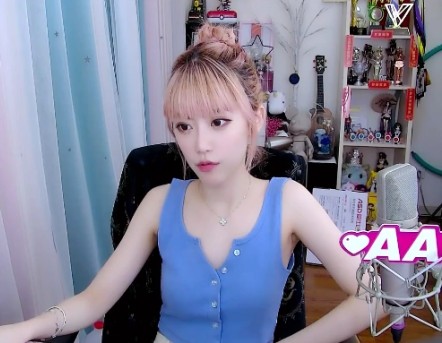 斗鱼一姐周淑仪美照!青春靓丽令人心动