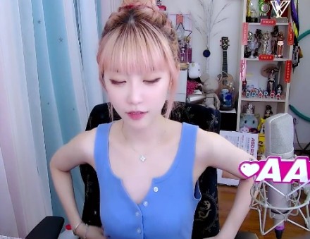 斗鱼一姐周淑仪美照!青春靓丽令人心动