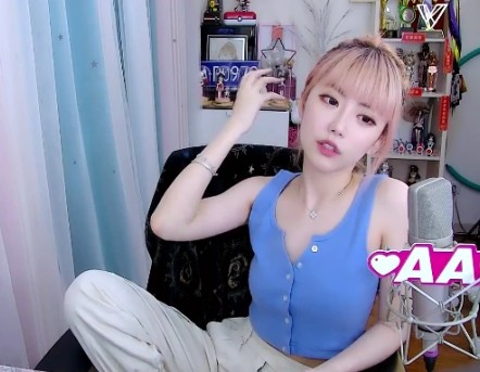 斗鱼一姐周淑仪美照!青春靓丽令人心动