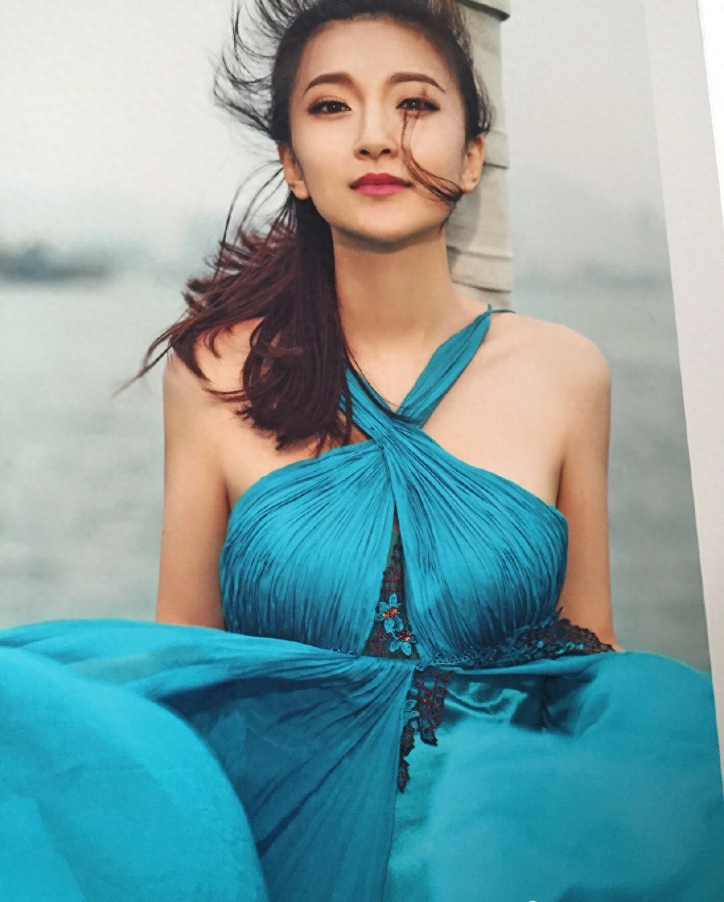 她被赞是最美乡村女子,私下其实非常洋气