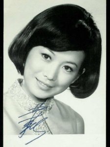 ​清纯少女到女老千 井莉多变演技受赞赏