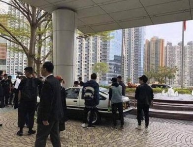 ​周杰伦余文乐惊喜同框 网友：再现《头文字D》经典？