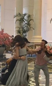 ​周韦彤晒练拳击视频回应被陌生男子求抱事件：一切安好，多谢关心