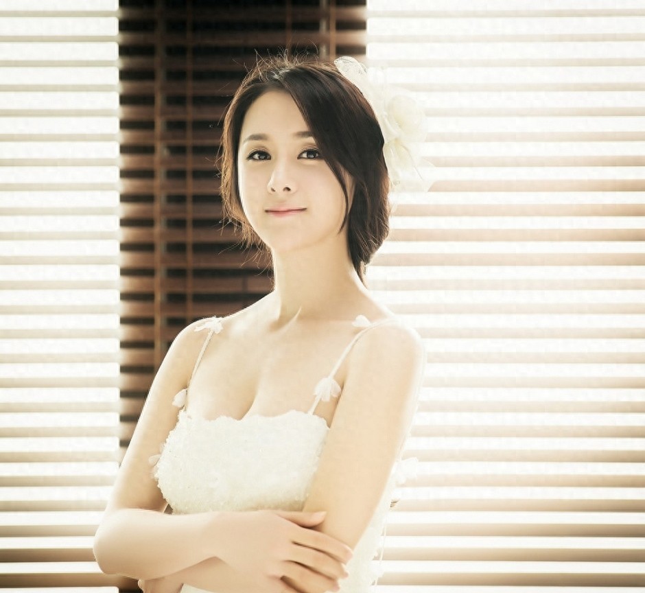 郑媛元婚纱照 简约清新时尚