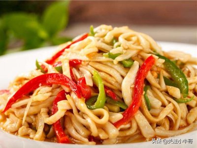 ​滑炒鸡丝这样做出来味道鲜美好吃，一招学会