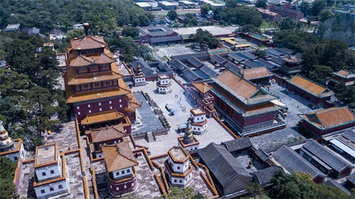 航拍承德普宁寺