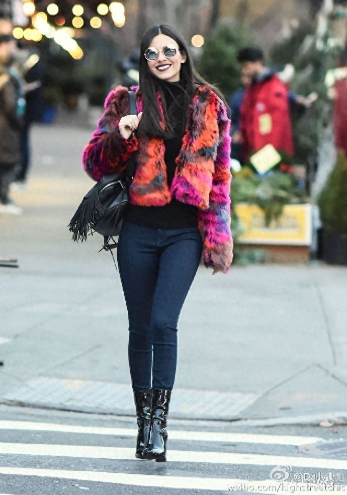 大美妞Victoria Justice纽约出街,招牌笑容好美