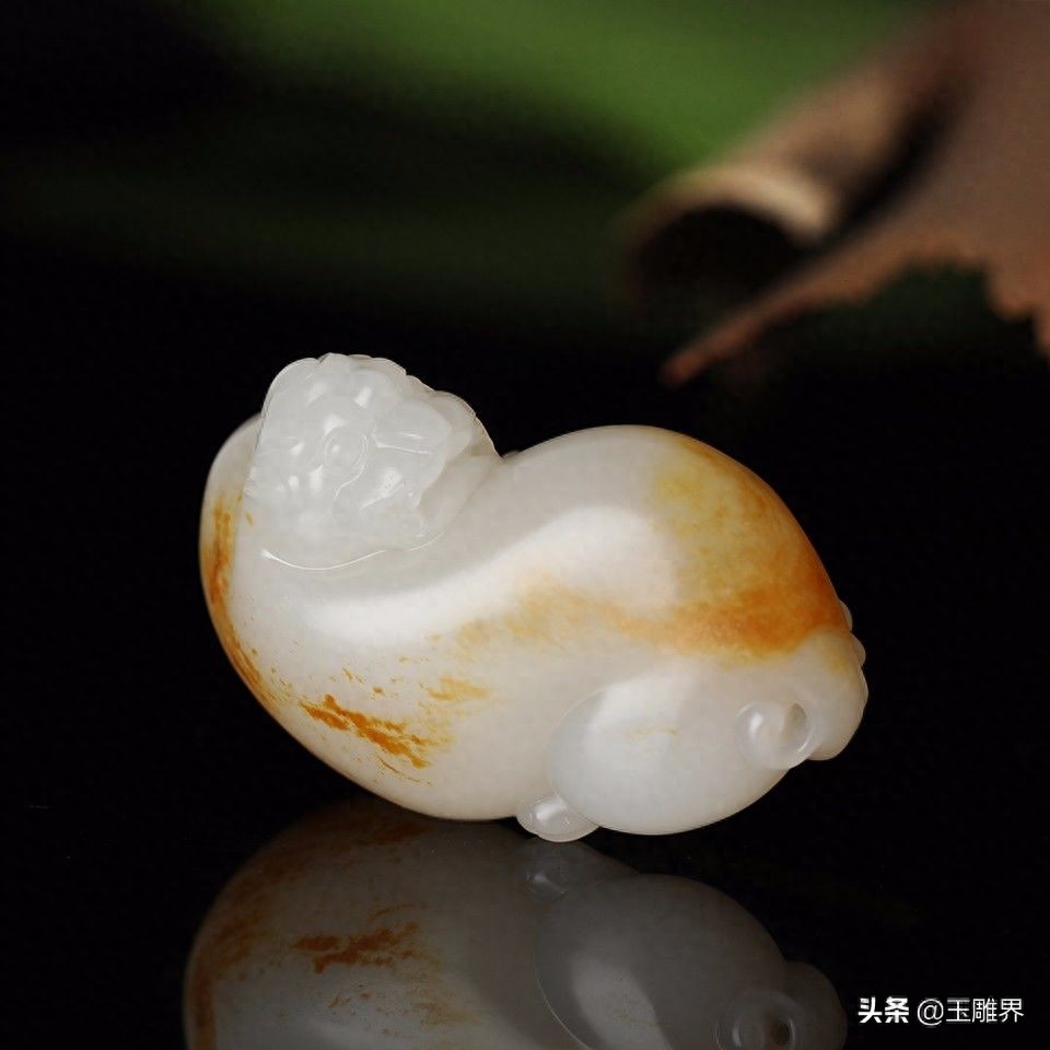 和田玉独籽雕刻神兽天禄,与麒麟齐名,却很少人听过