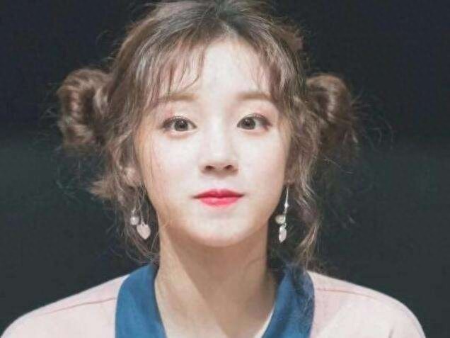 宋雨琦:不再浓妆后,精致成“芭比娃娃”