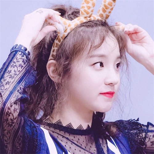 宋雨琦:不再浓妆后,精致成“芭比娃娃”