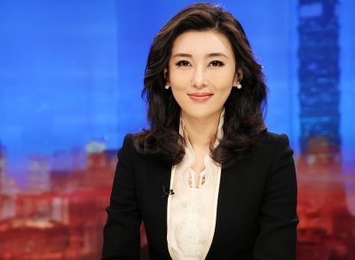 ​央视《海峡两岸》节目主持人有几位，分别是谁？