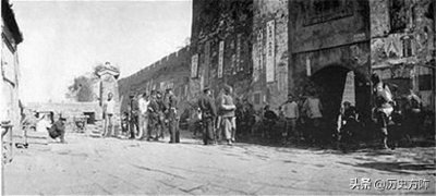 ​1911年辛亥革命老照片，图六是孙中山与黄兴和武昌起义将士合影