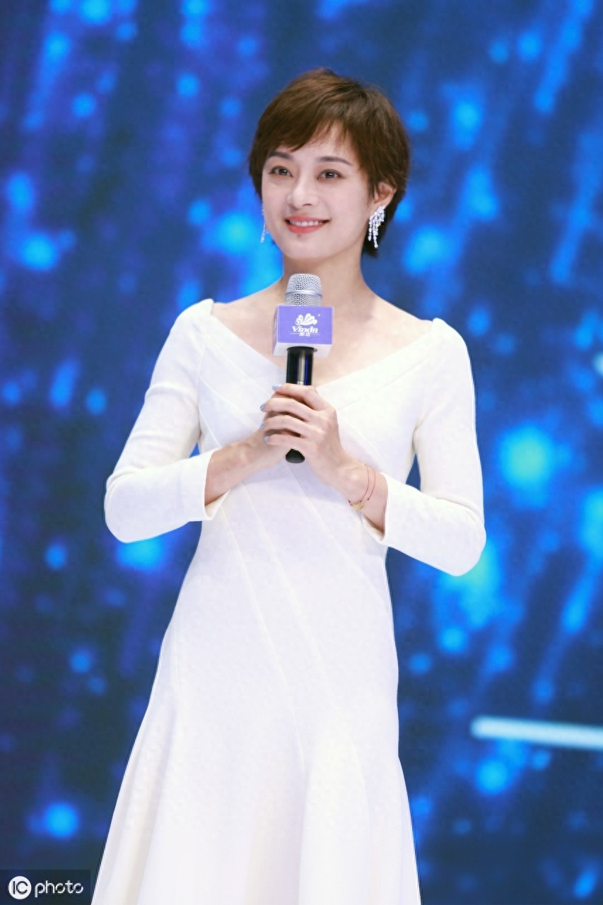 孙俪,近几年的美照,笑起来很天真