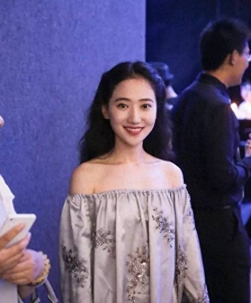 中国男足不行,是因为太太团很行,论颜值,世界32强没问题