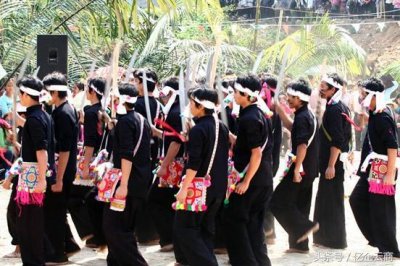 ​少数民族傣族服饰