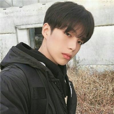 独特吸引人的男生快手头像