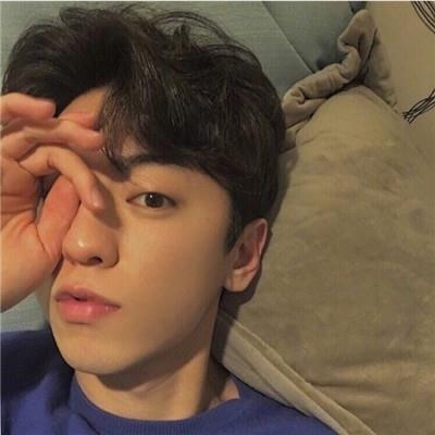 独特吸引人的男生快手头像