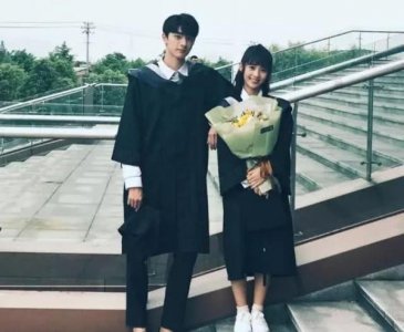 ​《小时光》林一恋情曝光，网友：比胡一天还“糊”