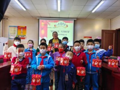 ​怎么做灯笼手工 简单 小学生？用纸怎么做灯笼