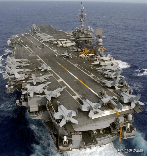 世界常规动力航母的巅峰——已经退役的美国“小鹰”级航空母舰