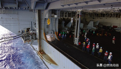 世界常规动力航母的巅峰——已经退役的美国“小鹰”级航空母舰