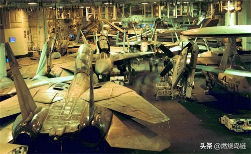 世界常规动力航母的巅峰——已经退役的美国“小鹰”级航空母舰