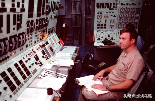 世界常规动力航母的巅峰——已经退役的美国“小鹰”级航空母舰