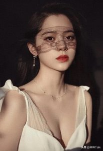 ​欧阳娜娜 （性感照）