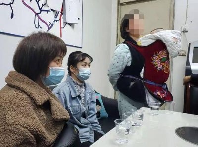 ​“鬼火少年”在马路上骑车炫技，结果民警一来，哑火了