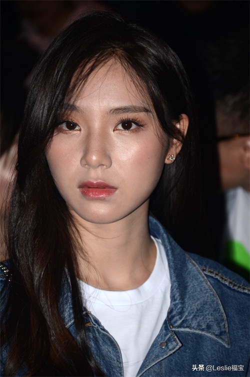 GNZ48成员刘力菲、陈珂、唐莉佳亮相上海时装周