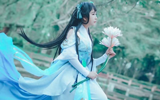 我在皇宫当巨巨 未依依