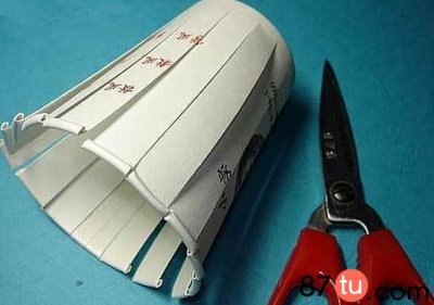 ​用一次性纸杯做灯笼制作方法图解教程