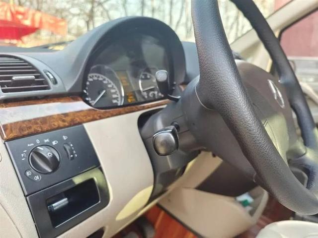 11款奔驰唯雅诺改装房车(改装房车的好底子奔驰维亚诺)(11)