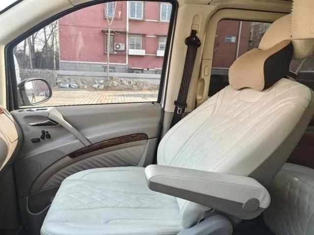 11款奔驰唯雅诺改装房车(改装房车的好底子奔驰维亚诺)(16)