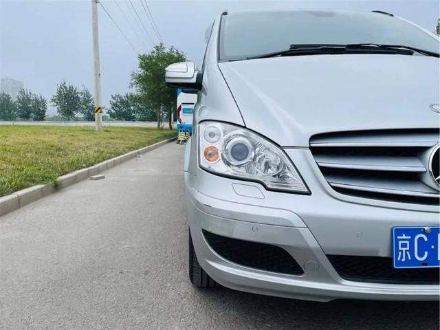 11款奔驰唯雅诺改装房车(改装房车的好底子奔驰维亚诺)(23)