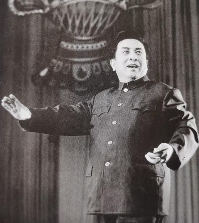 悲痛48小时内五位名人去世（7位名人一个月内相继去世）(21)