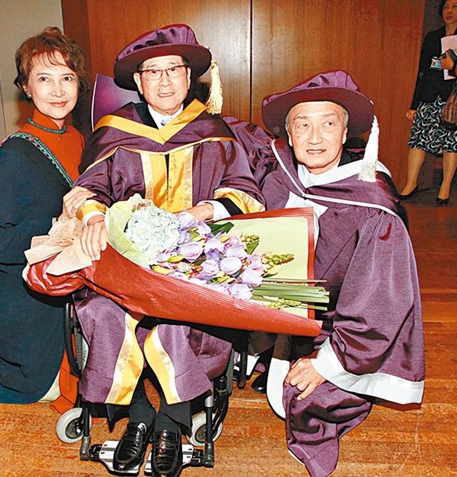 悲痛48小时内五位名人去世（7位名人一个月内相继去世）(38)