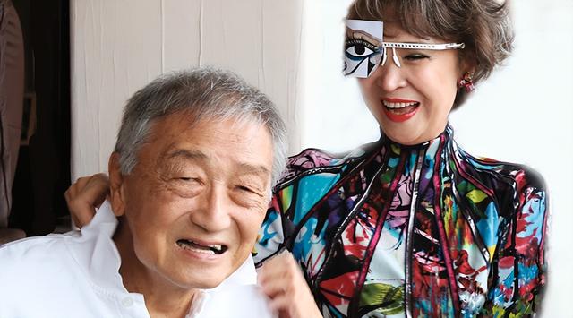 悲痛48小时内五位名人去世（7位名人一个月内相继去世）(41)