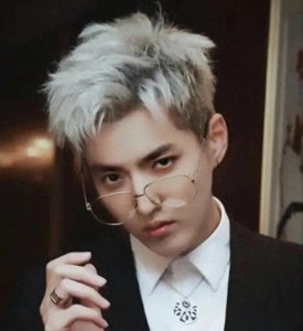 ​冲上热搜啦！吴亦凡事件始末及各家笑死人的评论区