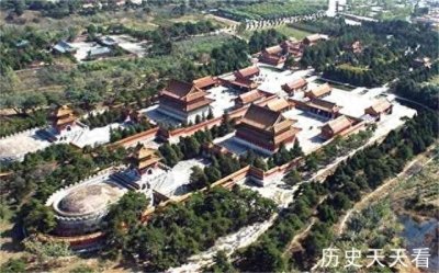 ​实地探访清东陵慈禧墓地，被孙殿英盗掘后只剩下棺椁