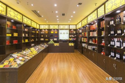 ​鲜少有人光顾，烟酒店却“比比皆是”，都是怎么赚钱的呢