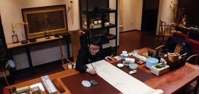 ​画家任重：16岁获奖无数，大学却退学，仅凭妙笔画尽荣华与清净